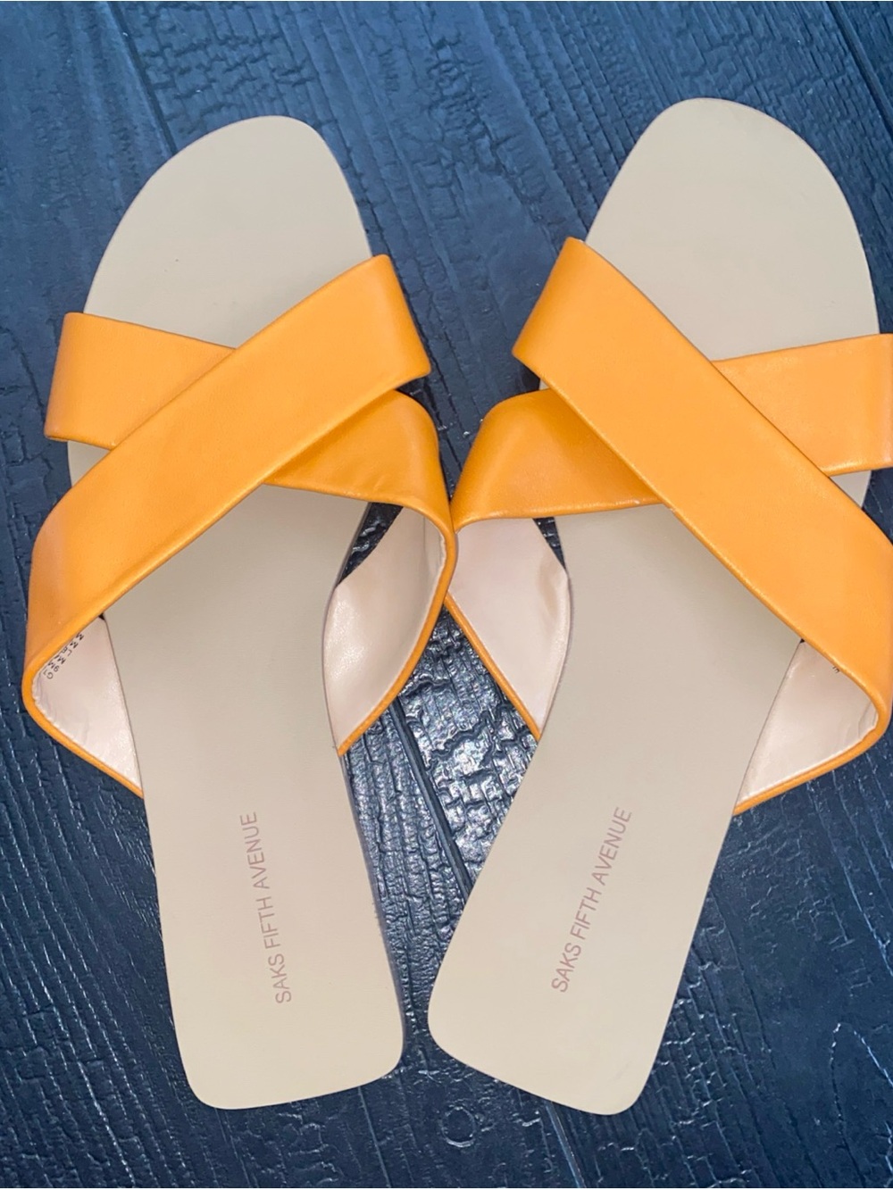 SAKS Fifth Avenue Orange Anne Crossover Leather Flats Sandals Size 9